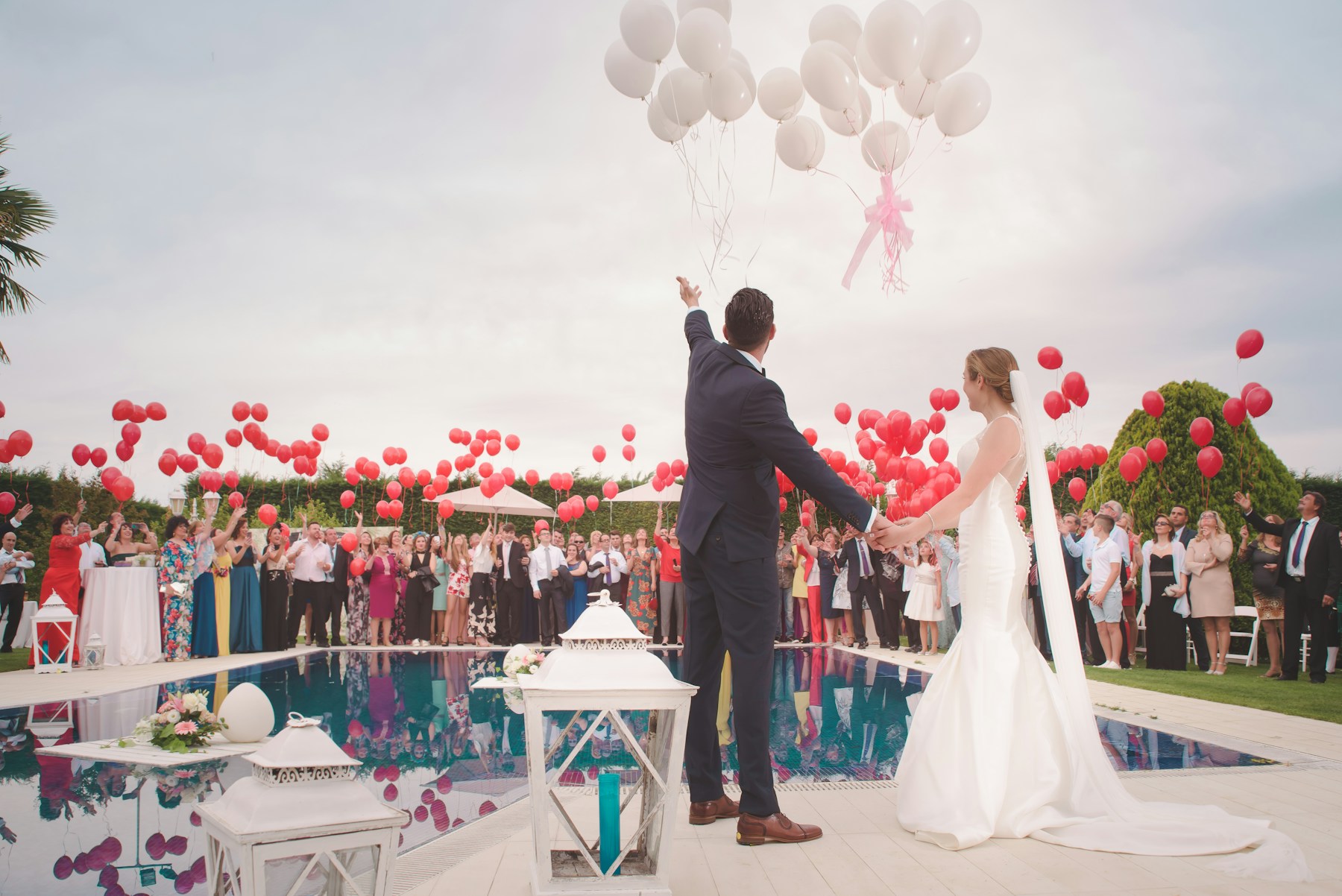 Wedding reception with floral details